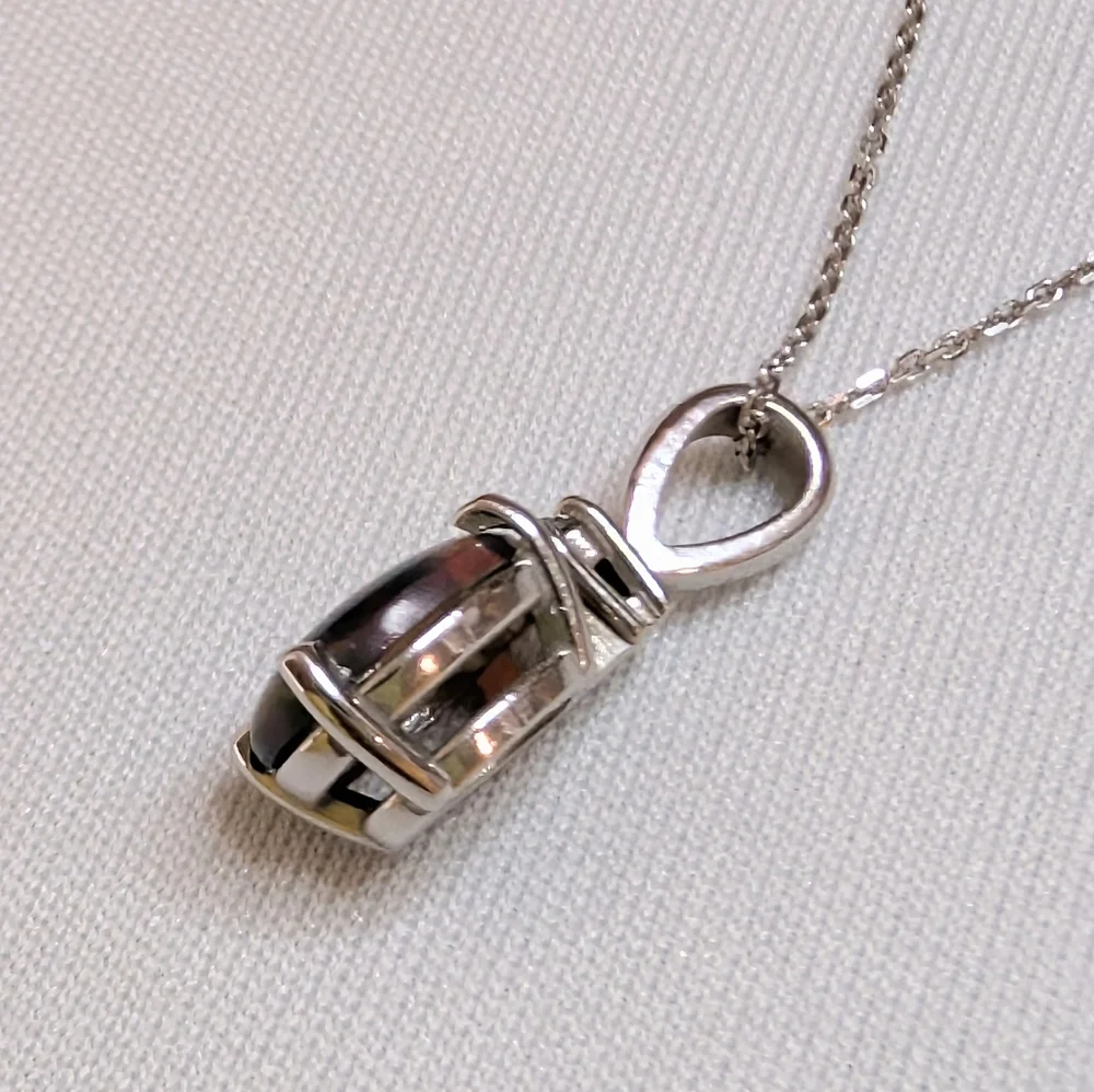 South Africa QGI IYKT WHITE GOLD chain with Black OPAL stone & Diamond Necklace